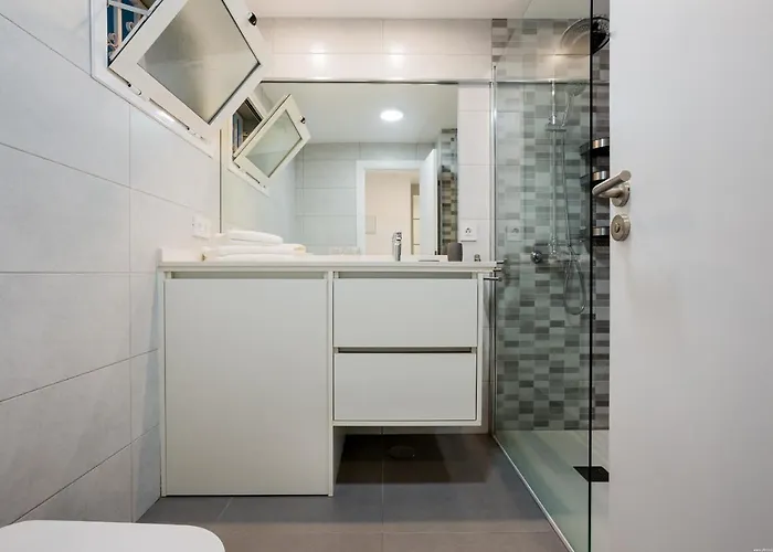 White - La Caleta アデヘ