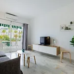 White - La Caleta 아파트