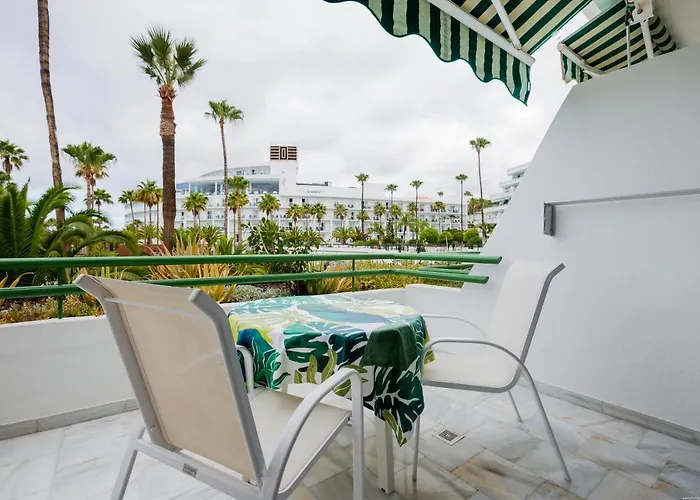 Апартаменты White - La Caleta